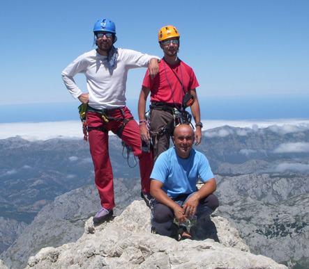 Cumbre del Naranjo de Bulnes (2.519 M)