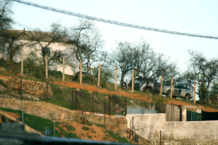 Veh�culos de las Fuerzas de Seguridad en las instalaciones de la pirotecnia