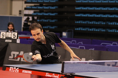 carlos david recibiendo una pelota