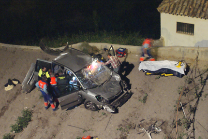 la alcadesa se interesa por el suceso y la conductora