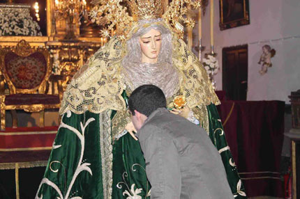 Besamanos de la Virgen de la Esperanza