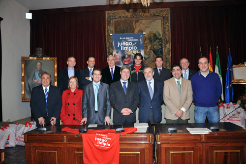 Asistentes al acto. Foto: Tellez